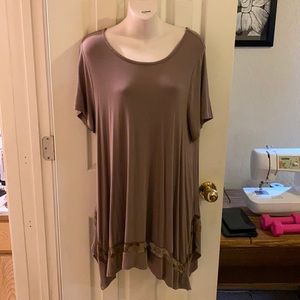 Women’s Lane Bryant brown top. Size 14/16